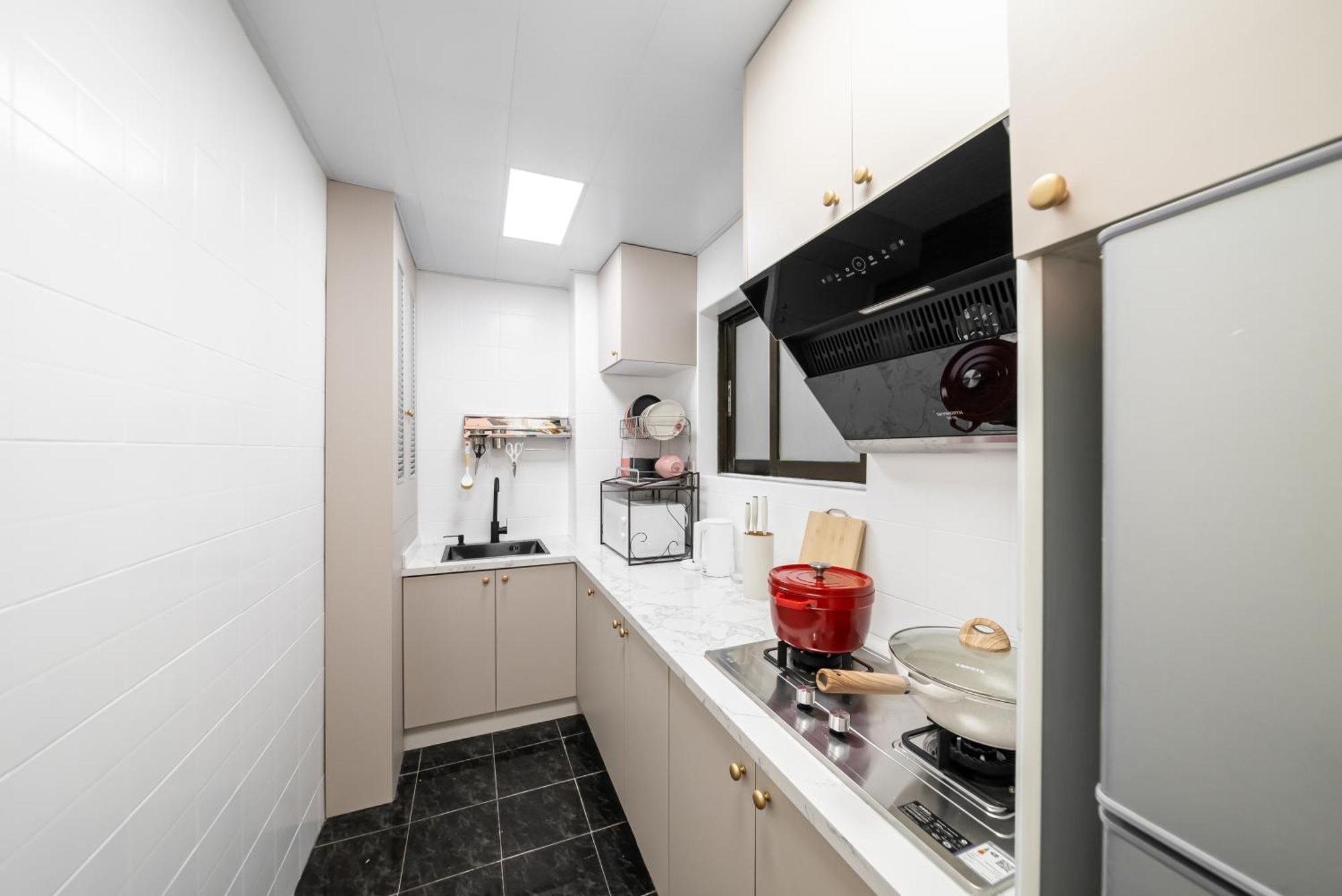 Apartment Downtown Yi Du - Near Jing'an Temple Subway 200 Meters And Shopping Mall Shanghai