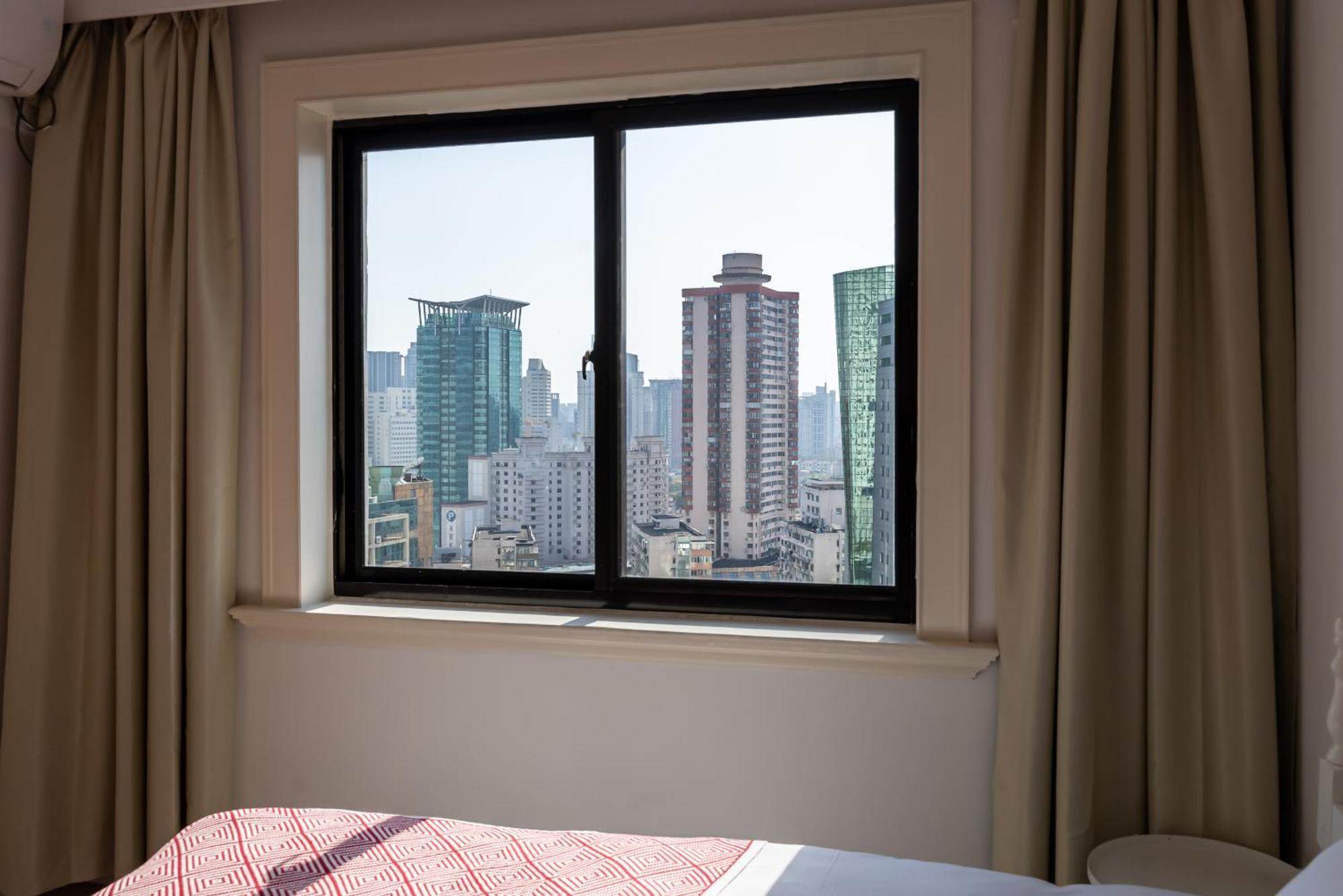 Apartment Downtown Yi Du - Near Jing'an Temple Subway 200 Meters And Shopping Mall