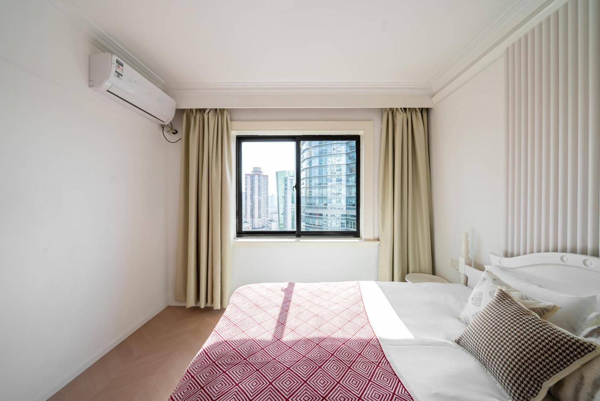 Apartment Downtown Yi Du - Near Jing'an Temple Subway 200 Meters And Shopping Mall
