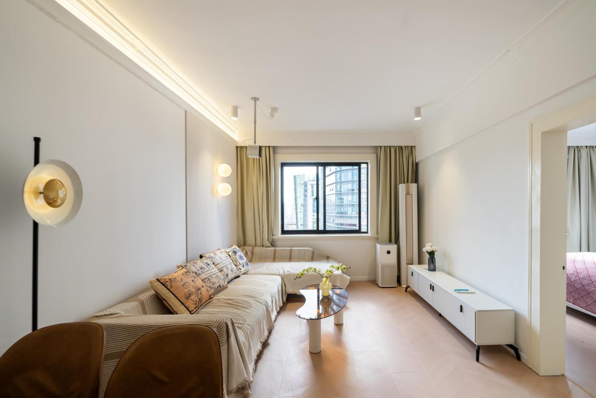 Downtown Yi Du - Near Jing'an Temple Subway 200 Meters And Shopping Mall Apartment *